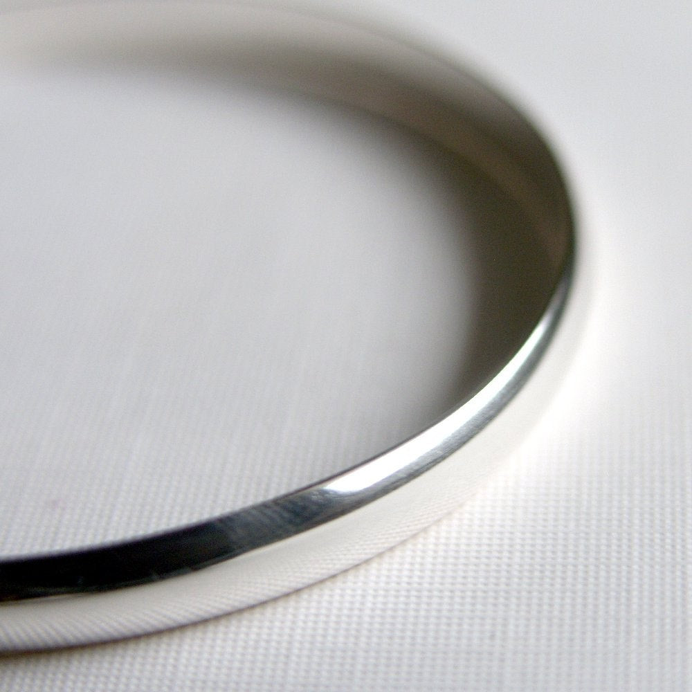 Bangle Real 925 Sterling Silver Filled Solid 5mm Ladies Medium Sz Bangle Real 925 Sterling Silver Filled Solid 5mm Ladies Medium Sz